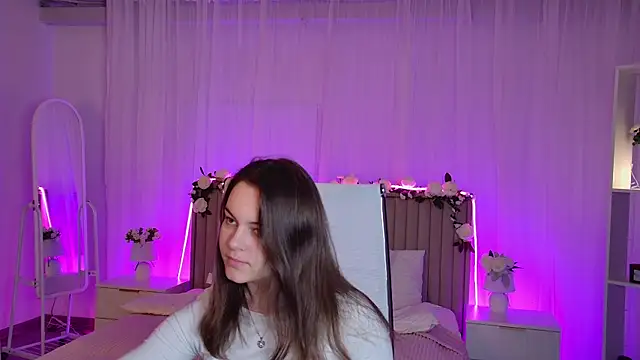 Snapshot of FrancescaCavaliere chatting on 2, 6, 2026 FrancescaCavaliere online show from 2, 6, 2026