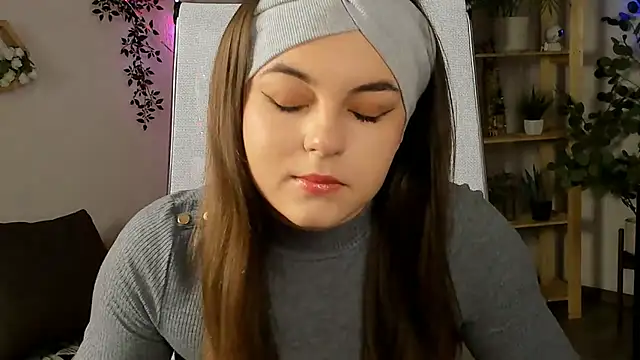 FrancescaCavaliere online show from 25, 11, 2025