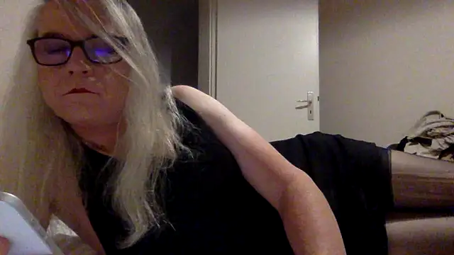 nicohumm online show from 5, 6, 2026