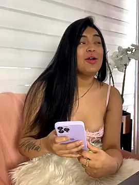 ScarlettSweet Pink online show from 11, 11, 2025