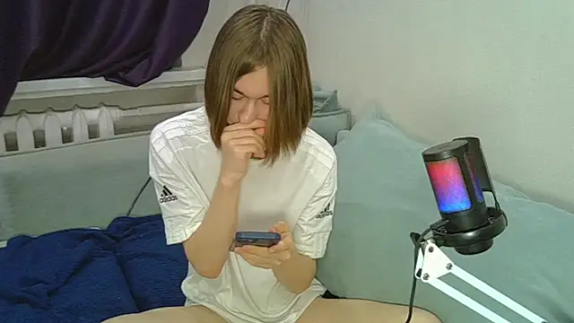 Snapshot of kr1sfemboy chatting on 13, 11, 2025 kr1sfemboy online show from 13, 11, 2025