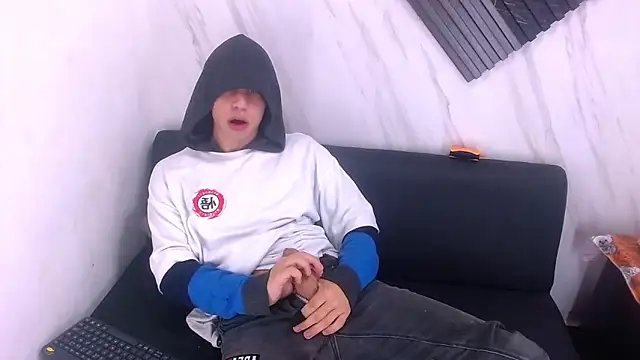 Liam York  online show from 27, 2, 2026