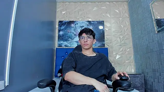 Snapshot of ElanGiraldo chatting on 2, 5, 2026 ElanGiraldo online show from 2, 5, 2026