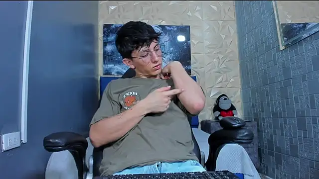 Snapshot of ElanGiraldo chatting on 21, 6, 2026 ElanGiraldo online show from 21, 6, 2026