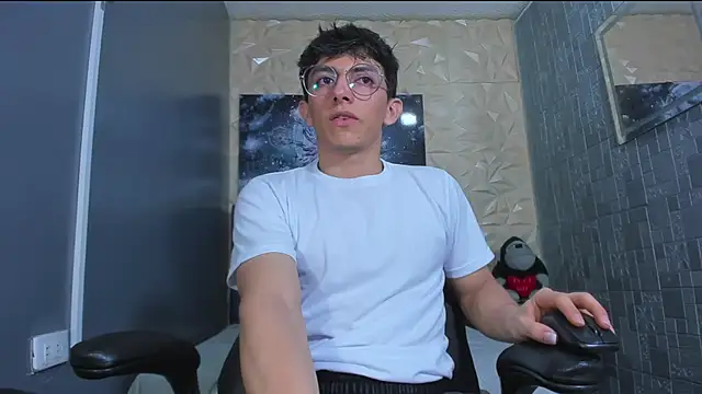 Snapshot of ElanGiraldo chatting on 16, 6, 2026 ElanGiraldo online show from 16, 6, 2026