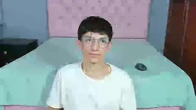 ElanGiraldo online show from 6, 1, 2026