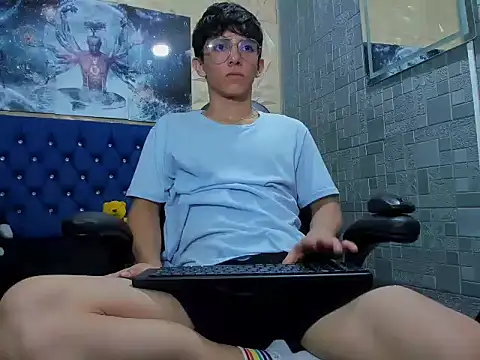 ElanGiraldo online show from 26, 3, 2026