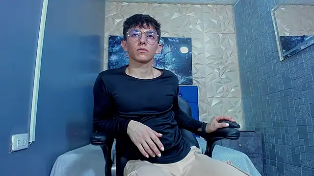 Snapshot of ElanGiraldo chatting on 28, 5, 2026 ElanGiraldo online show from 28, 5, 2026
