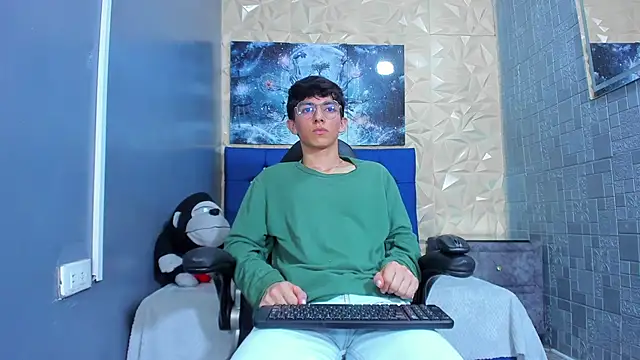 Snapshot of ElanGiraldo chatting on 17, 5, 2026 ElanGiraldo online show from 17, 5, 2026