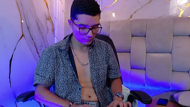 darkoalessan97 online show from 11, 11, 2025