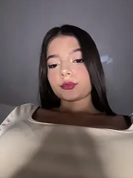 EmmiiGlow online show from 1, 3, 2026