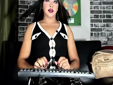 aurora russo  online show from 10, 1, 2026