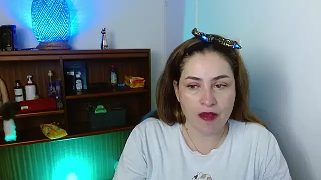 dayan hanks online show from 18, 4, 2026