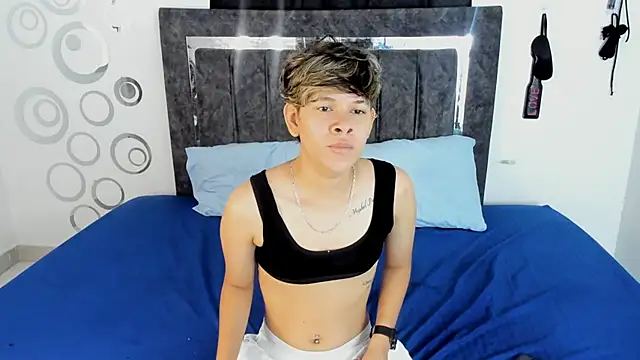 Lily and Lina online show from 22, 11, 2025