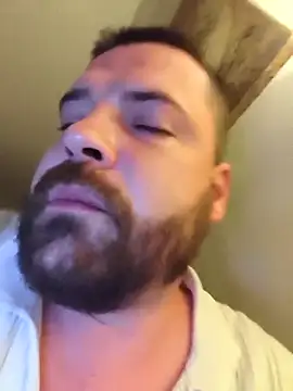 Snapshot of tomluckies chatting on 9, 11, 2025 tomluckies online show from 9, 11, 2025