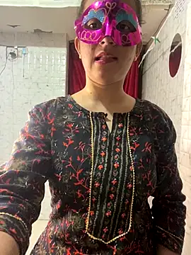 Red Queen 11 online show from 23, 11, 2025