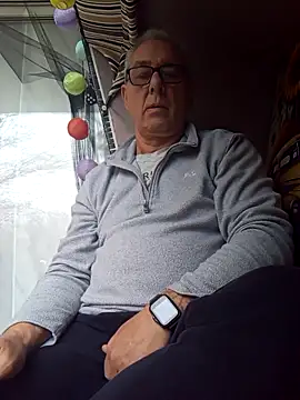 Snapshot of andy-1961 chatting on 14, 12, 2025 andy-1961 online show from 14, 12, 2025