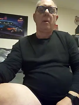 Snapshot of andy-1961 chatting on 28, 11, 2025 andy-1961 online show from 28, 11, 2025