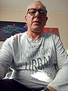 Snapshot of andy-1961 chatting on 15, 12, 2025 andy-1961 online show from 15, 12, 2025