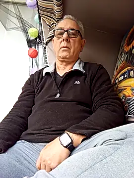 Snapshot of andy-1961 chatting on 21, 12, 2025 andy-1961 online show from 21, 12, 2025
