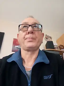 Snapshot of andy-1961 chatting on 2, 12, 2025 andy-1961 online show from 2, 12, 2025