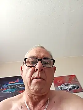 Snapshot of andy-1961 chatting on 11, 11, 2025 andy-1961 online show from 11, 11, 2025