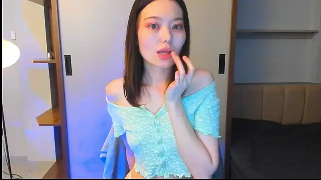 Snapshot of HopeLovely chatting on 2, 4, 2026 HopeLovely online show from 2, 4, 2026