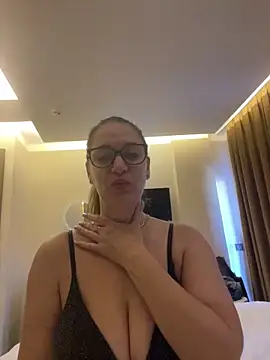 Milana8263 online show from 16, 12, 2025