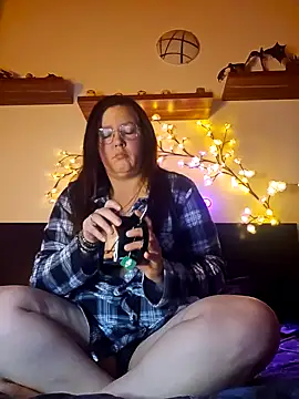 Snapshot of Persephone_CH_off chatting on 24, 11, 2025 Persephone CH off online show from 24, 11, 2025