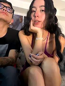 Snapshot of SAMANTHA_AND_PETER chatting on 1, 12, 2025 SAMANTHA AND PETER online show from 1, 12, 2025