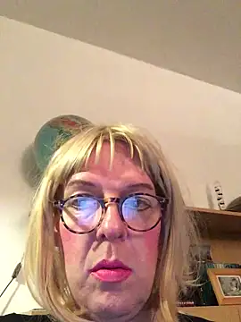 simone xdressing online show from 19, 1, 2025