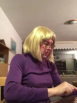 simone xdressing online show from 10, 11, 2025