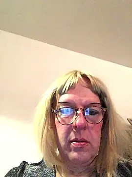 simone xdressing online show from 13, 1, 2026