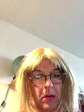 simone xdressing online show from 23, 11, 2025