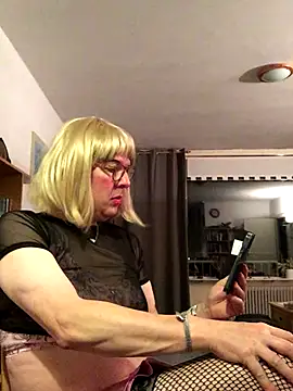 simone xdressing online show from 5, 11, 2025