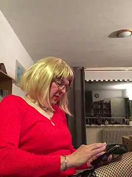 simone xdressing online show from 24, 9, 2025