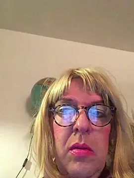 simone xdressing online show from 29, 1, 2025