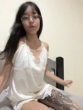 liakralll online show from 12, 11, 2025