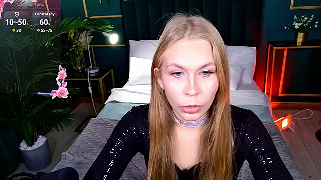 Snapshot of Rosa_Evans chatting on 19, 11, 2025 Rosa Evans online show from 19, 11, 2025