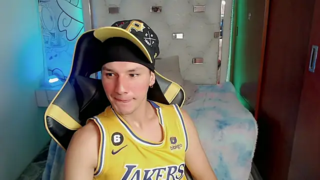 Snapshot of Lucifer_go chatting on 12, 11, 2025 Lucifer go online show from 12, 11, 2025