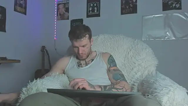 Huntall77 online show from 28, 3, 2026