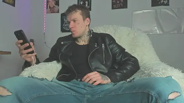 Huntall77 online show from 11, 4, 2026