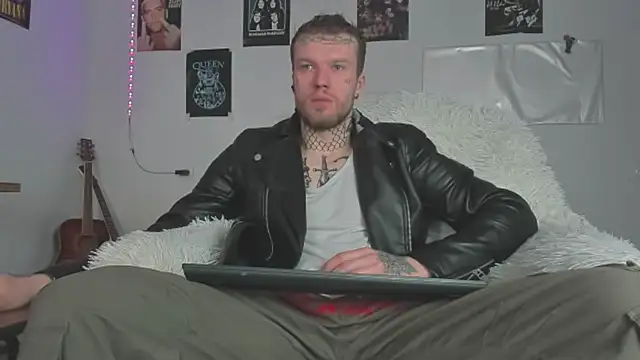 Huntall77 online show from 3, 4, 2026