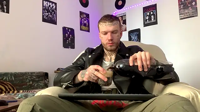 Huntall77 online show from 24, 2, 2026