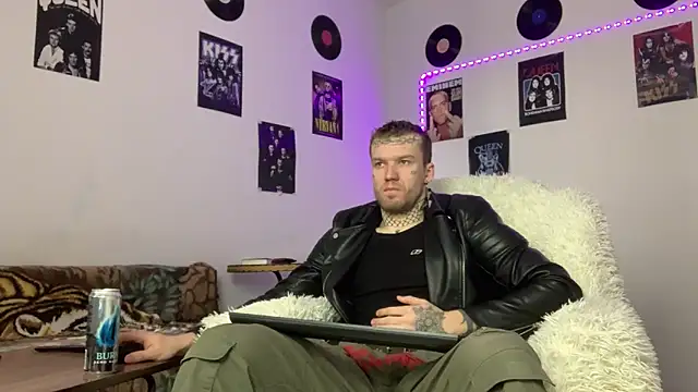 Huntall77 online show from 13, 3, 2026