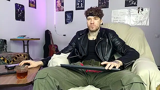 Huntall77 online show from 14, 2, 2026