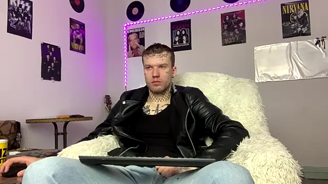 Huntall77 online show from 10, 3, 2026