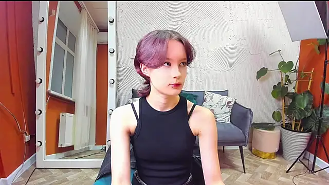 Annie Way online show from 17, 11, 2025