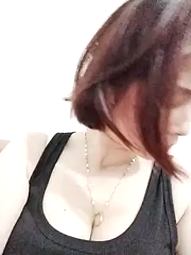 Swan-white123 online show from 18, 12, 2025