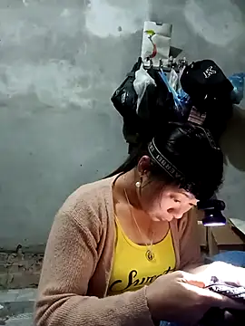 vangkt-cute online show from 2, 12, 2025